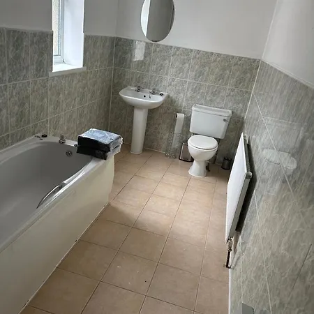 Nkb Проживание в семье Carlton (Goole)